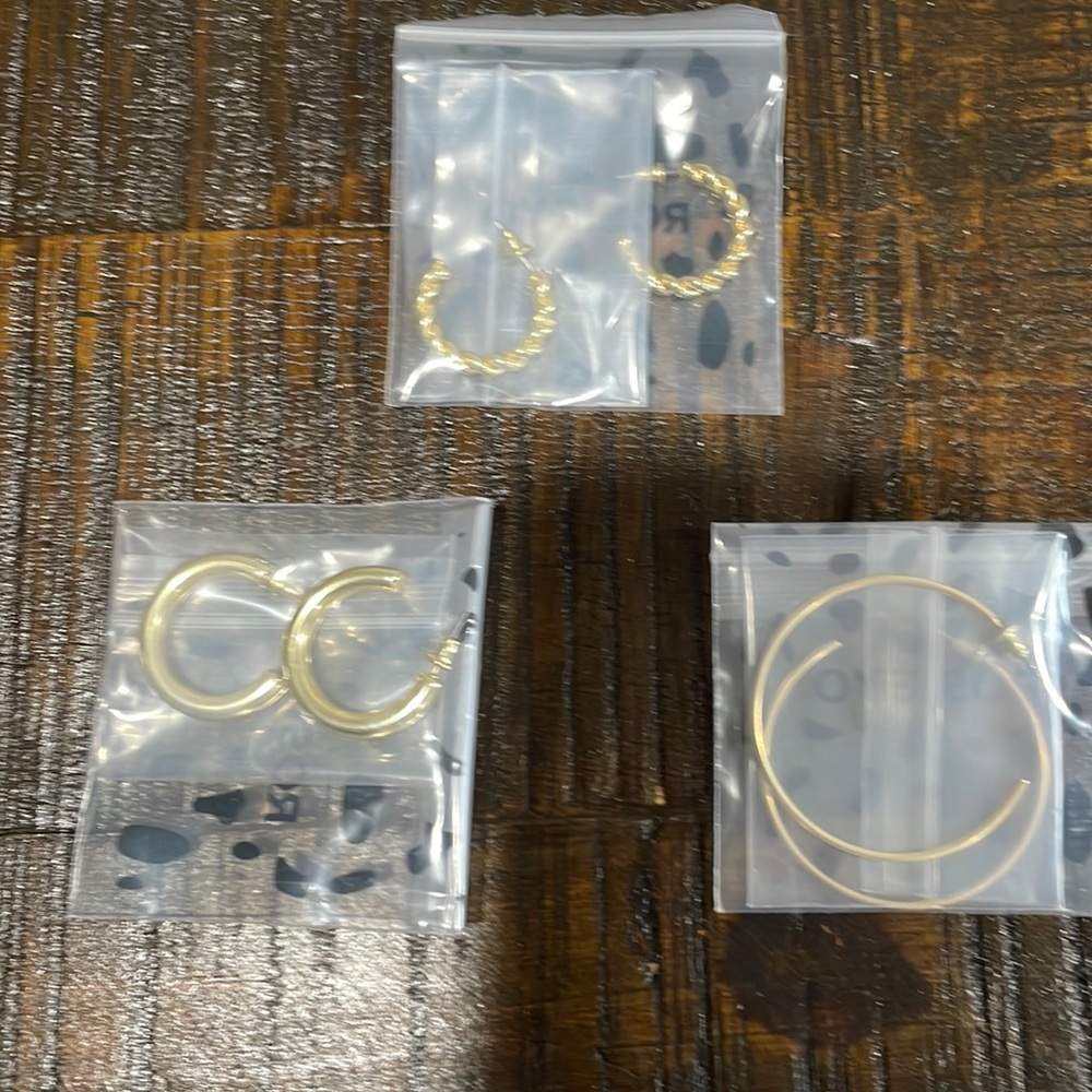 3 pack of earrings gold